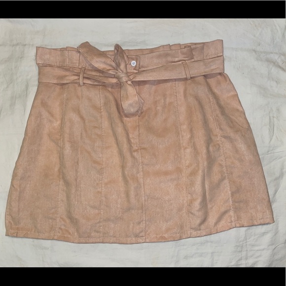 Blush Belted Skirt - Picture 4 of 13